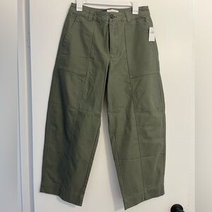 Old Navy women’s High Waisted Canvas Barrel Ankle Pants